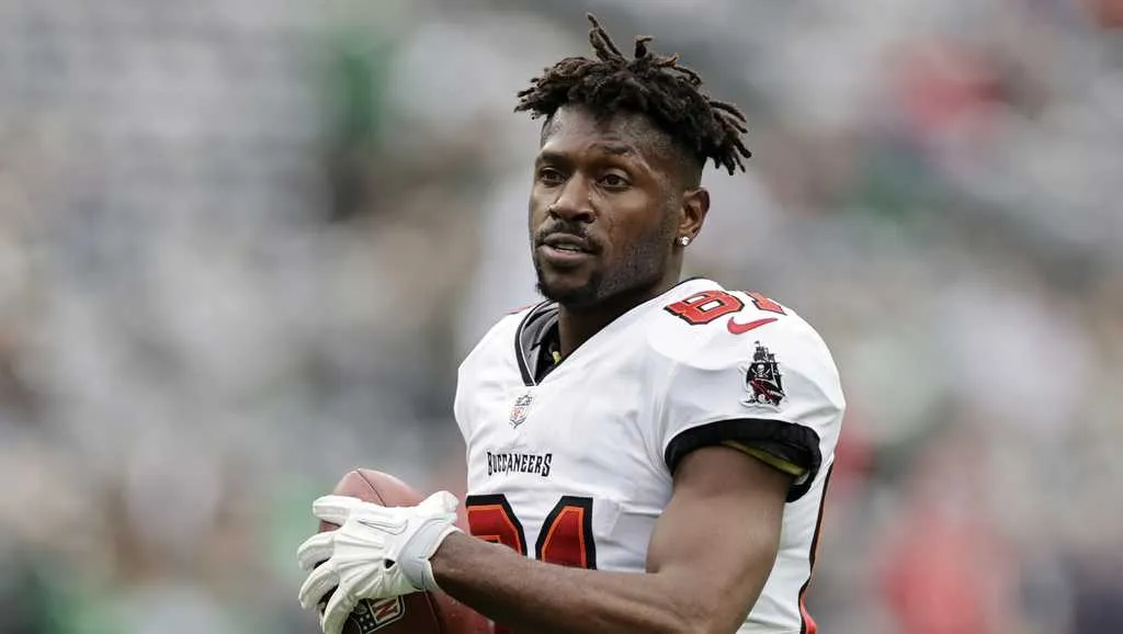 Mantan Patriot Antonio Brown dicari atas tuduhan percobaan pembunuhan