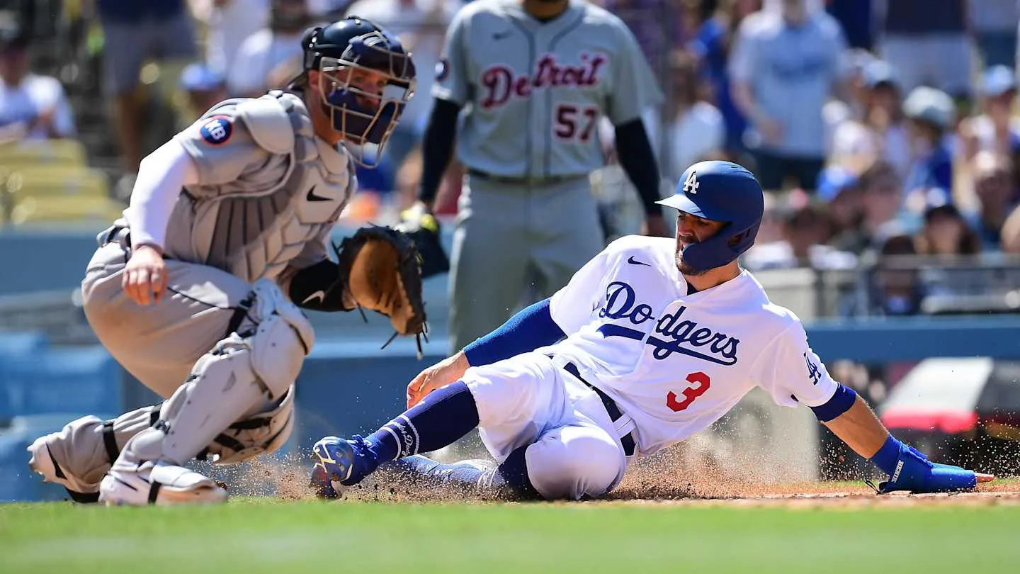 Mantan Penangkap Dodgers Tiba-Tiba Pensiun dari MLB